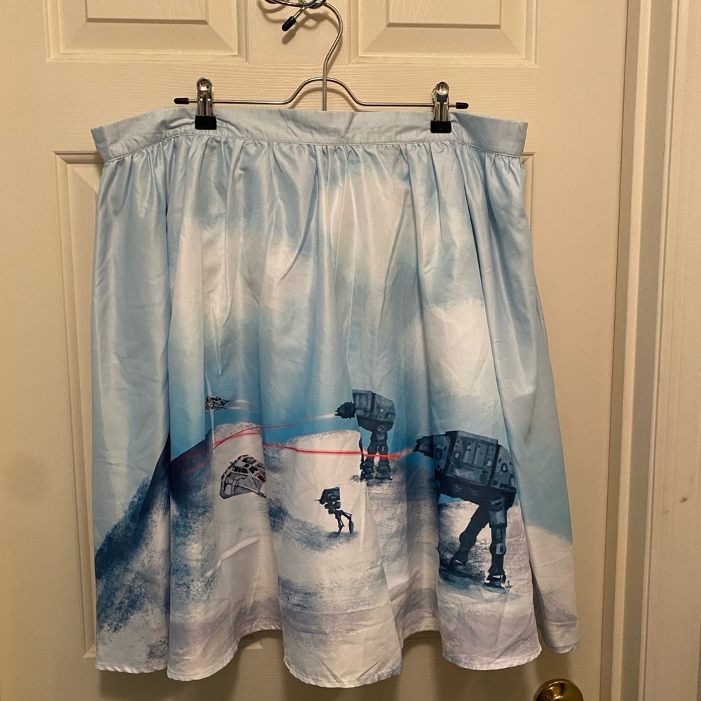 EUC 2X Her Universe Star Wars Hoth AT-AT skirt